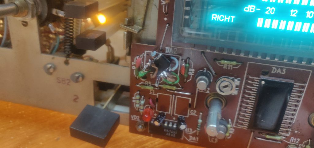 Vu-metru Kashtan cu DA2 inlocuit